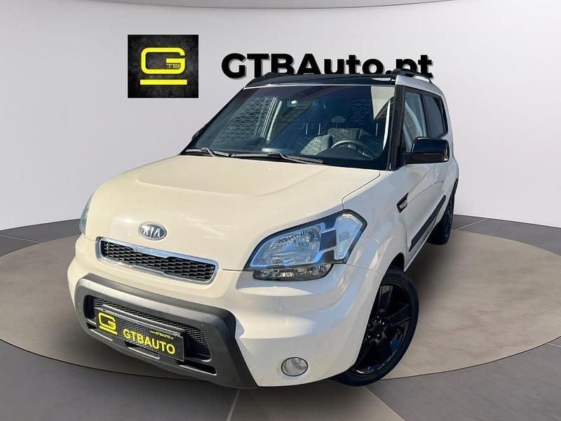 Bege Usado 2010 Kia Soul SUV | € 7.490 - Imagem 1/4
