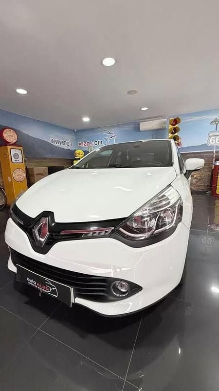 Usado Renault Clio IV 75 HP (55 kW) 2015 Branco