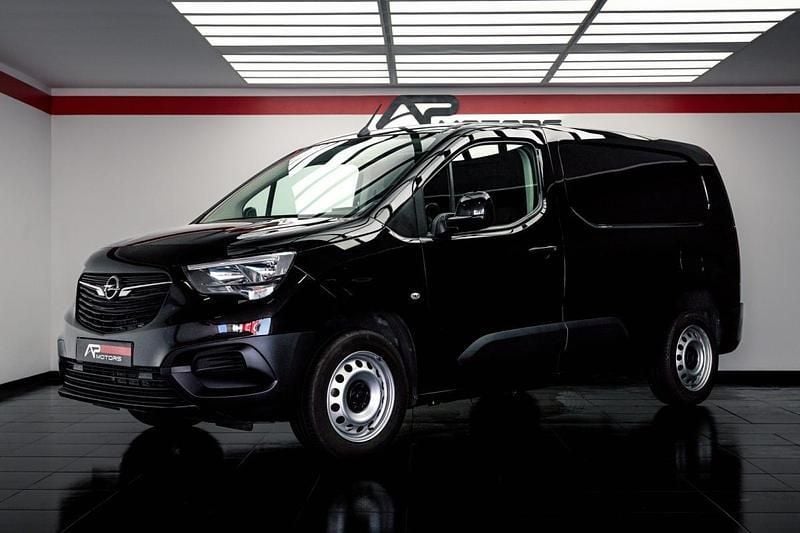 Preto Usado 2021 Opel Combo Monovolume | € 18.000 (Caro) - Imagem 1/4