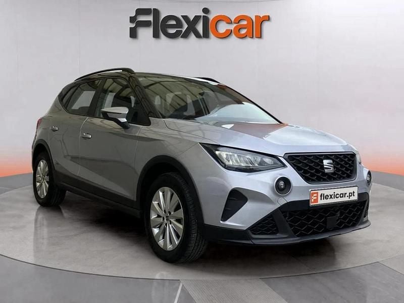 Cinza Usado 2023 Seat Arona Style SUV | € 15.580 (Preço justo) - Imagem 1/4