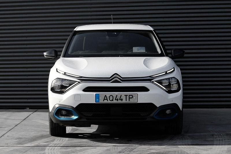 Usado Citroën e-C4 Shine 100 kW (136 HP) 2022 Branco