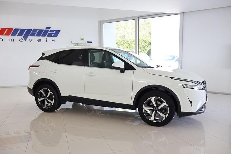 Branco Usado 2023 Nissan Qashqai N-Connecta SUV | € 33.800 (Preço elevado) - Imagem 1/1