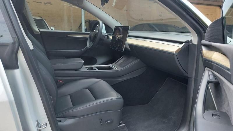 Usado Tesla Model Y 219 kW (299 HP) 2023 Preto SUV