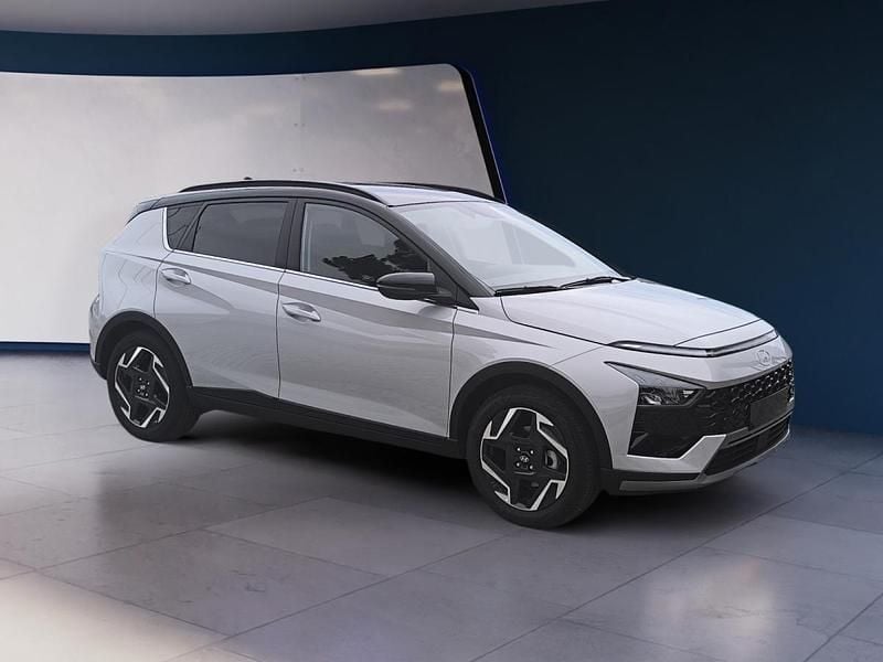 Cinza Usado 2025 Hyundai Bayon Premium SUV | € 22.000 - Imagem 1/4