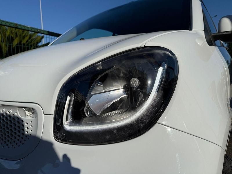 Usado Smart ForTwo Cabrio Passion 71 HP (52 kW) 2017 Branco Cabrios