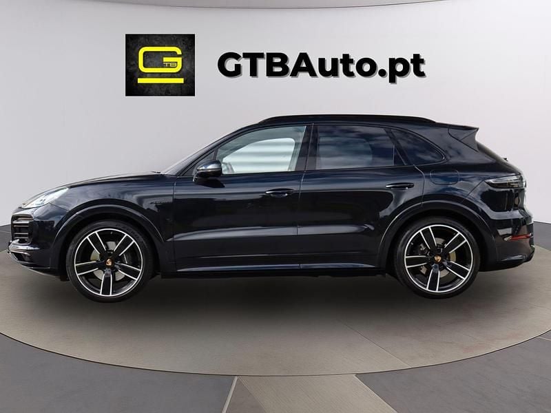 Preto Usado 2023 Porsche Cayenne SUV | € 96.000 - Imagem 1/4