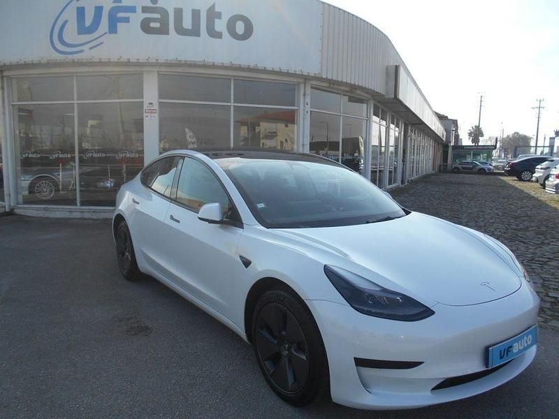 Branco Usado 2023 Tesla Model 3 Standard Range Plus Sedan | € 35.950 (Caro) - Imagem 1/4