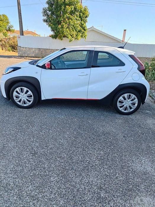 Usado 2023 Toyota Aygo X SUV | € 15.490 (Preço justo) - Imagem 1/4