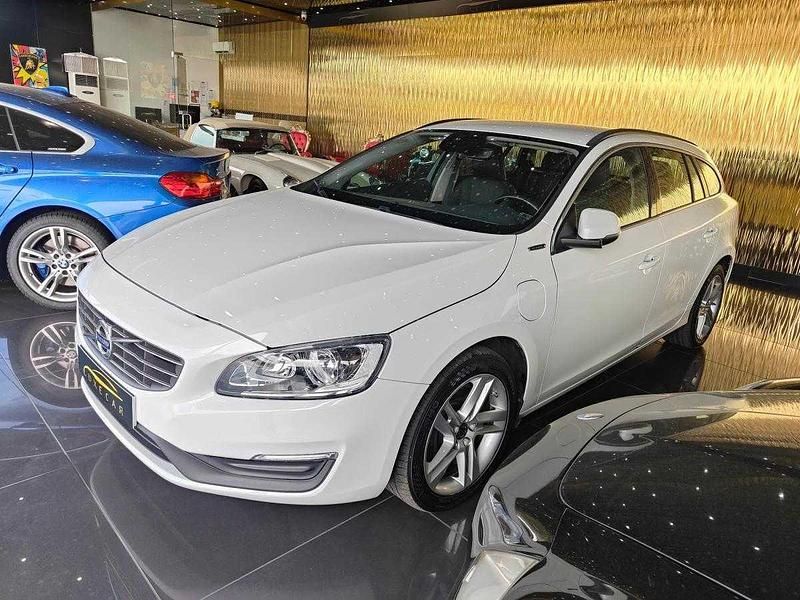 Branco Usado 2017 Volvo V60 Carrinha | € 15.500 (Preço justo) - Imagem 1/4