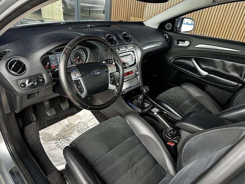 Usado Ford Mondeo Titanium X 140 HP (102 kW) 2007 Cinza Sedan