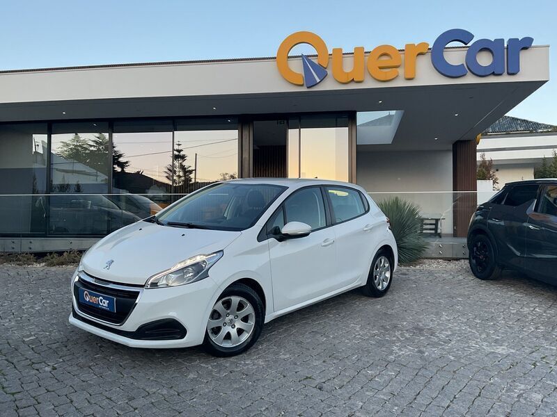 Branco Usado 2019 Peugeot 208 Active Citadino | € 12.990 (Bom preço) - Imagem 1/4