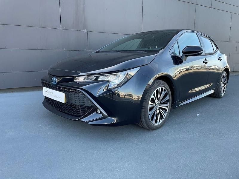 Preto (pintura metalizada) Usado 2020 Toyota Corolla Comfort | € 23.750 - Imagem 1/4