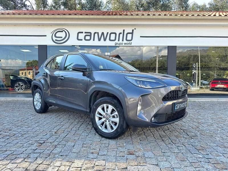 Cinzento Usado 2022 Toyota Yaris Hybrid | € 25.999 (Preço justo) - Imagem 1/4