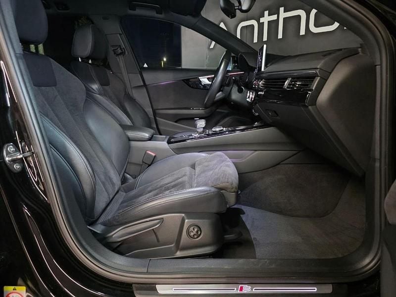 Usado Audi A4 252 HP (185 kW) 2018 Preto Carrinha