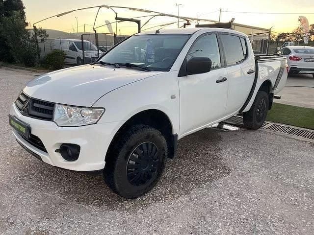 Branco Usado 2014 Mitsubishi L200 Invite Pickup | € 17.990 (Preço justo) - Imagem 1/4