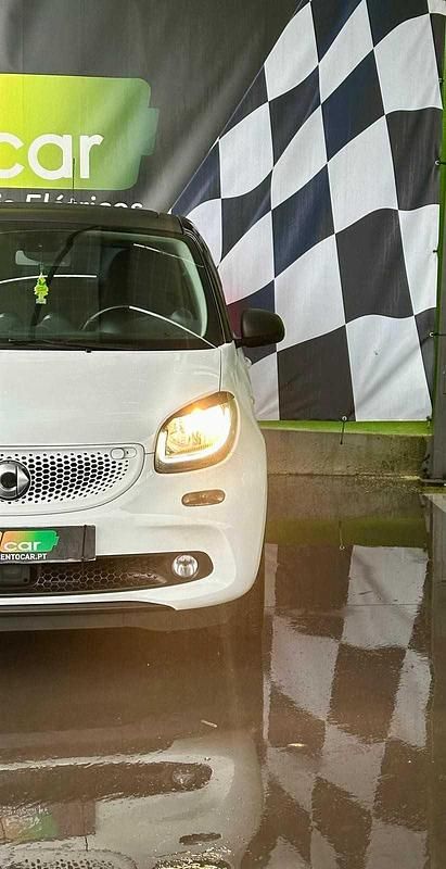 Usado Smart ForFour Electric Drive 60 kW (82 HP) 2019 Branco