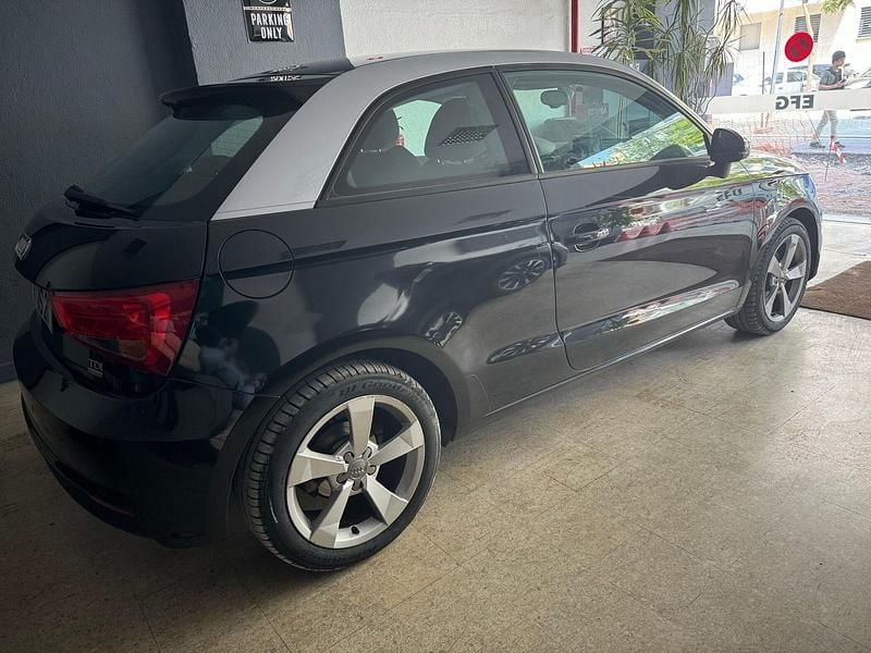 Usado Audi A1 Sport 90 HP (66 kW) 2015 Preto Citadino