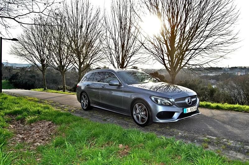 Usado Mercedes C200 AMG line 136 HP (100 kW) 2015 Cinza Carrinha