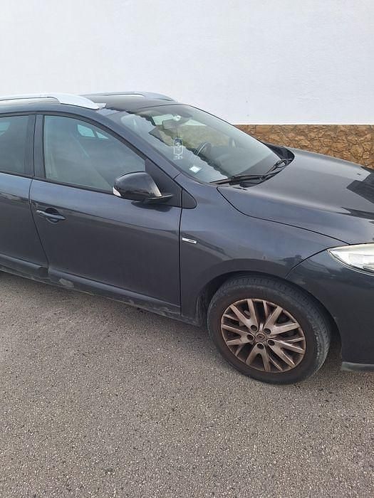 Usado 2013 Renault Mégane III Bose Edition Sedan | € 4.500 (Bom preço) - Imagem 1/4