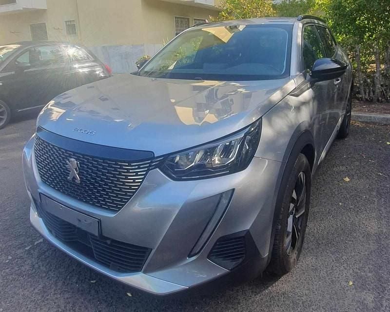 Cinzento Usado 2022 Peugeot 2008 SUV | € 17.500 (Preço justo) - Imagem 1/4