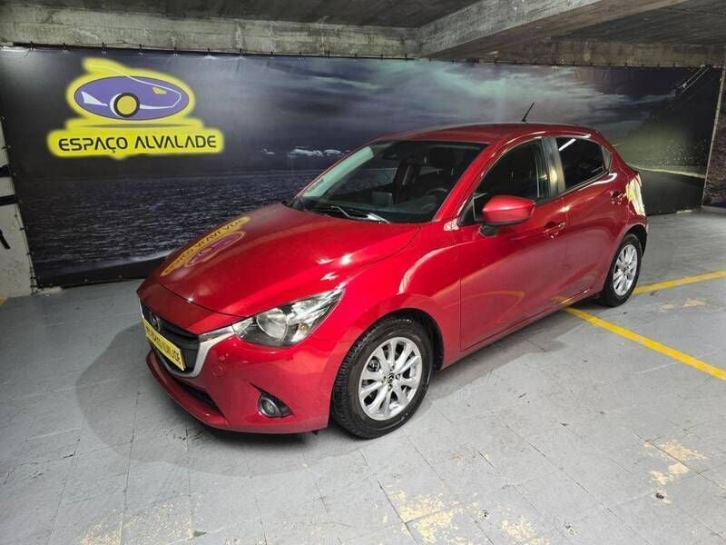 Usado Mazda 2 Evolve 105 HP (77 kW) 2015 Vermelho