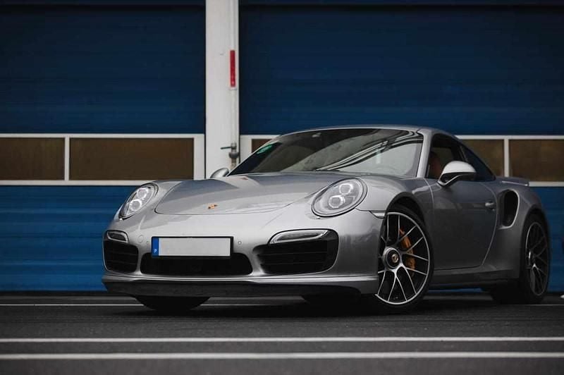 Cinzento Usado 2013 Porsche 911 Turbo S Coupé | € 142.911 - Imagem 1/4