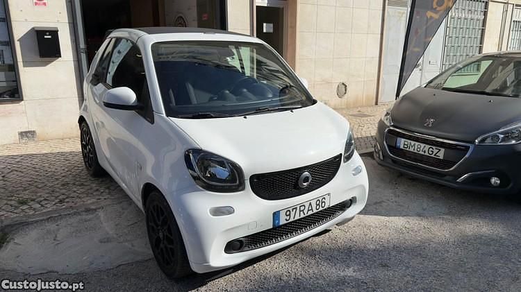 Branco Usado 2016 Smart ForTwo Coupé Cabrios | € 13.990 (Preço justo) - Imagem 1/1