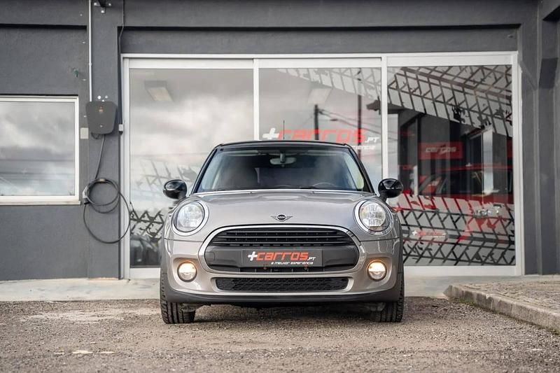 Usado Mini One D 95 HP (69 kW) 2018 Cinzento Citadino