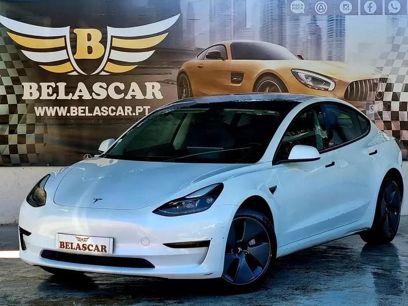 Branco Usado 2023 Tesla Model 3 Standard Range Plus Sedan | € 29.500 (Bom preço) - Imagem 1/4