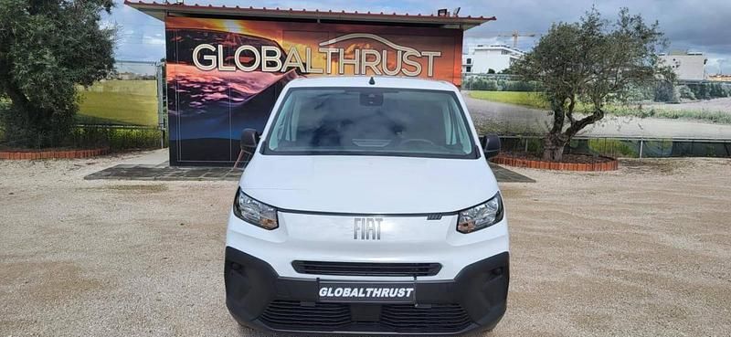 Branco Usado 2025 Fiat Doblò Monovolume | € 21.700 (Preço elevado) - Imagem 1/4