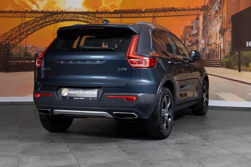 Usado Volvo XC40 Inscription 150 HP (110 kW) 2020 Azul SUV