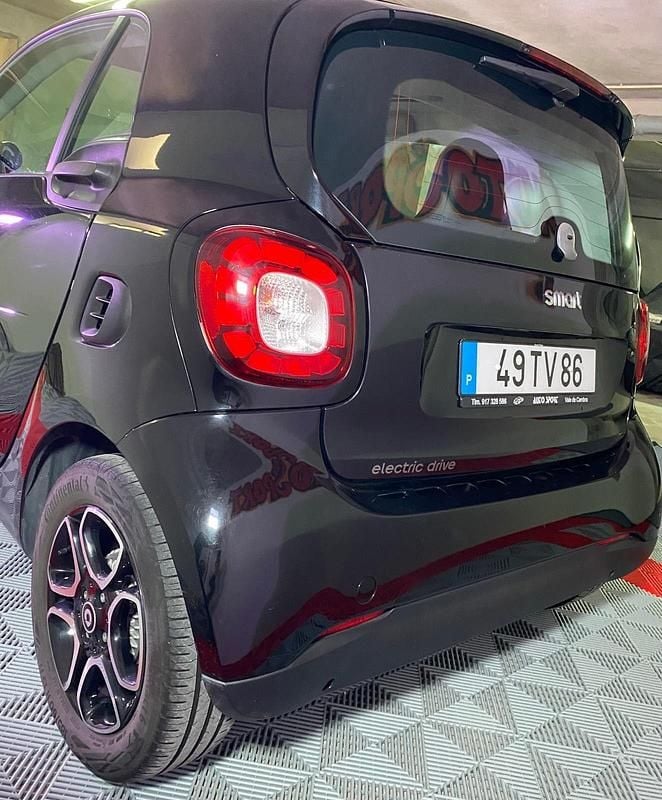 Usado Smart ForTwo Coupé Prime 60 kW (82 HP) 2017 Preto Coupé
