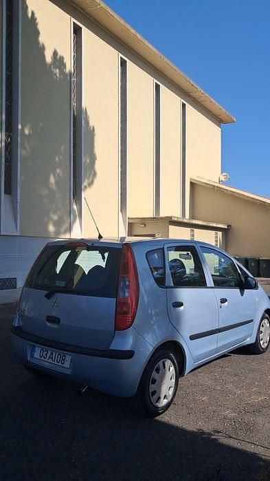 Usado Mitsubishi Colt 75 HP (55 kW) 2005 Azul Sedan