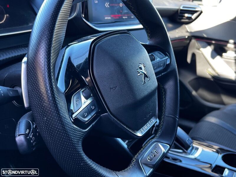 Usado Peugeot 208 GT-line 101 HP (74 kW) 2020 Vermelho Citadino