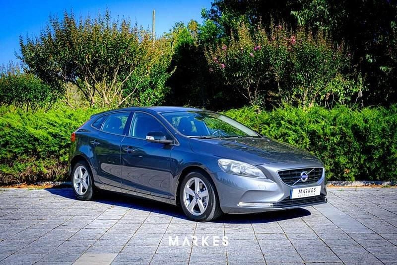 Cinzento Usado 2014 Volvo V40 Carrinha | € 13.495 (Preço justo) - Imagem 1/4