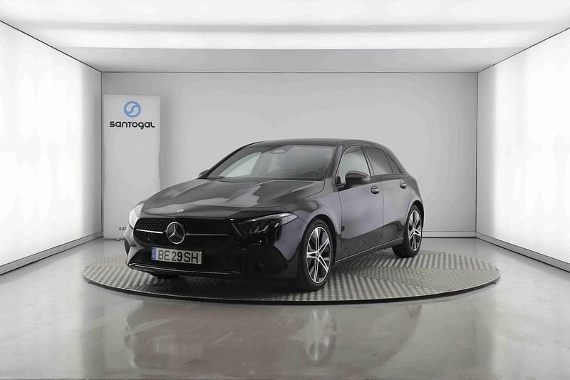 Preto Usado 2023 Mercedes A200 Sedan | € 32.490 (Preço justo) - Imagem 1/4