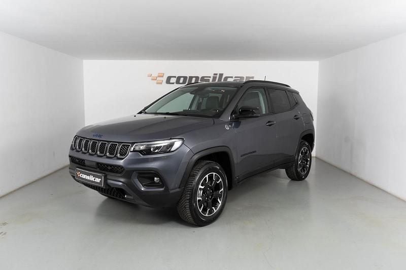 Cinza antracite Usado 2023 Jeep Compass Trailhawk SUV | € 26.980 (Preço justo) - Imagem 1/4