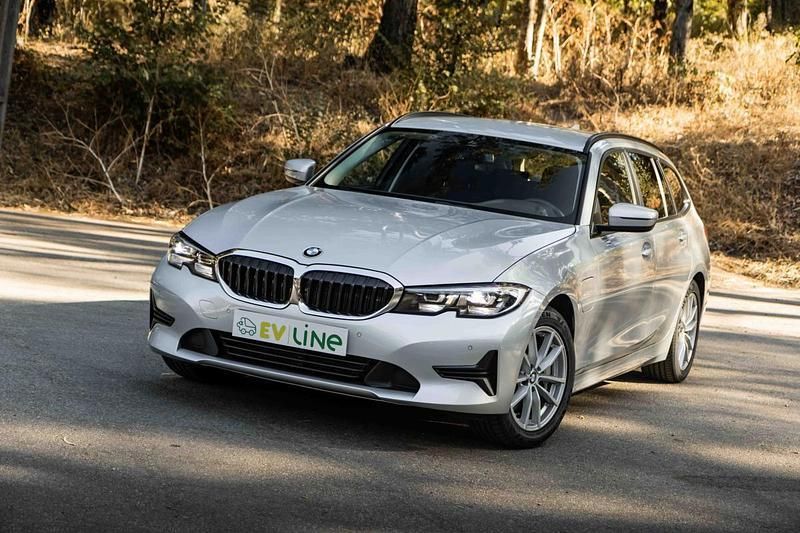 Cinza Usado 2021 BMW 330 Carrinha | € 29.900 (Bom preço) - Imagem 1/4