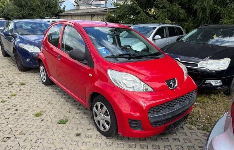 Vermelho Usado 2010 Peugeot 107 Citadino | € 5.750 (Preço justo) - Imagem 1/4