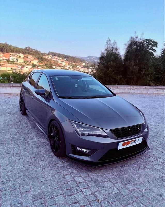 Antracite Usado 2016 Seat Leon | € 19.900 (Preço elevado) - Imagem 1/4
