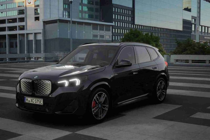 Preto Novo 2025 BMW iX1 Luxury Line SUV | € 61.500 (Preço elevado) - Imagem 1/4
