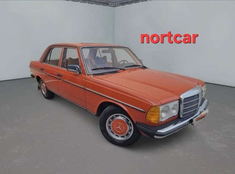 Outra Usado 1978 Mercedes 240 | € 7.500 - Imagem 1/4