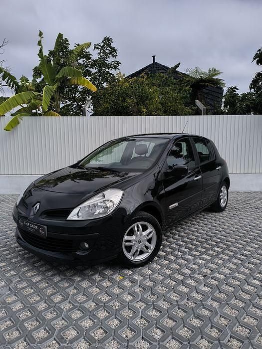 Usado 2007 Renault Clio II Rip Curl Sedan | € 3.750 (Preço justo) - Imagem 1/4
