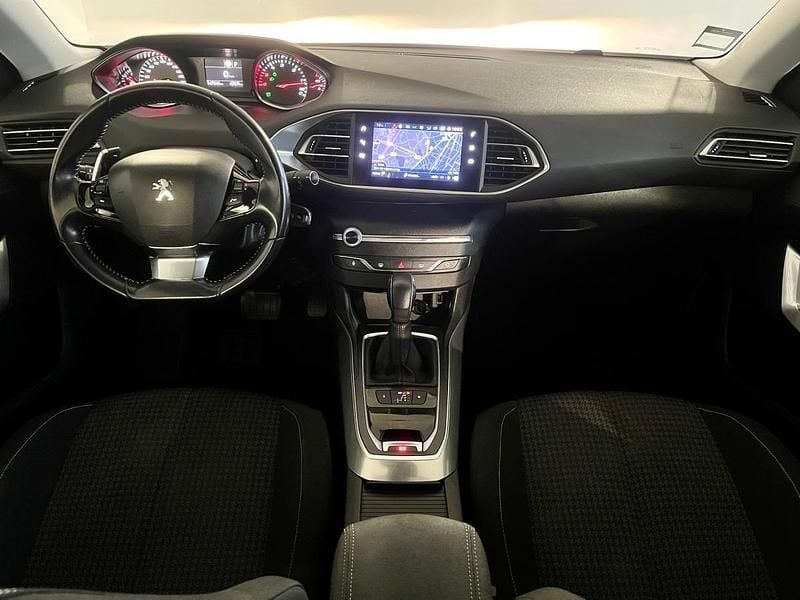 Usado Peugeot 308 SW 131 HP (96 kW) 2018 Azul Carrinha