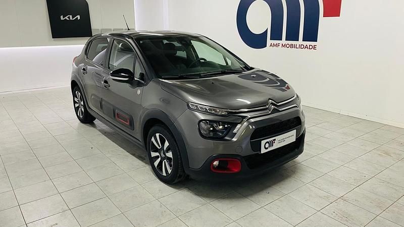 Cinza Usado 2021 Citroën C3 PureTech Citadino | € 11.899 (Bom preço) - Imagem 1/4