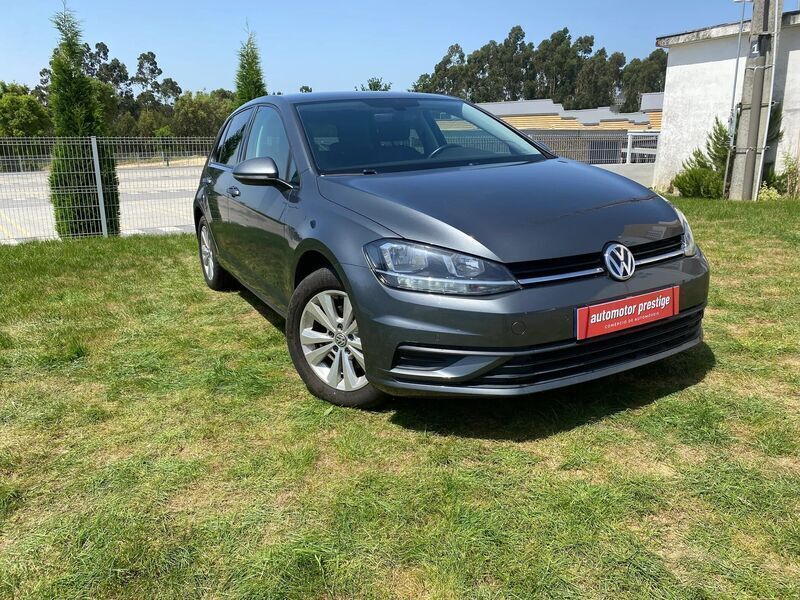 Cinza Usado 2018 VW Golf VII | € 17.800 (Preço justo) - Imagem 1/4