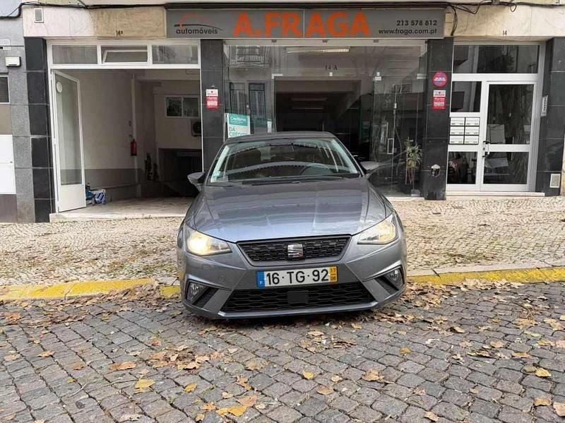 Usado Seat Ibiza 75 HP (55 kW) 2017 Cinzento