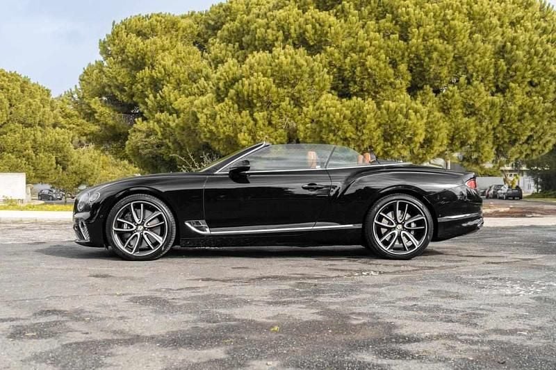 Usado Bentley Continental 635 HP (467 kW) 2019 Preto