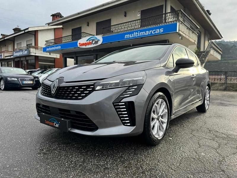Cinza Usado 2024 Renault Clio V Evolution | € 18.490 (Preço justo) - Imagem 1/4