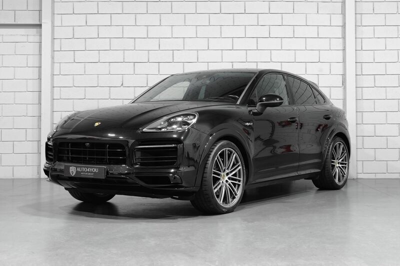 Preto Usado 2019 Porsche Cayenne SUV | € 83.490 - Imagem 1/4